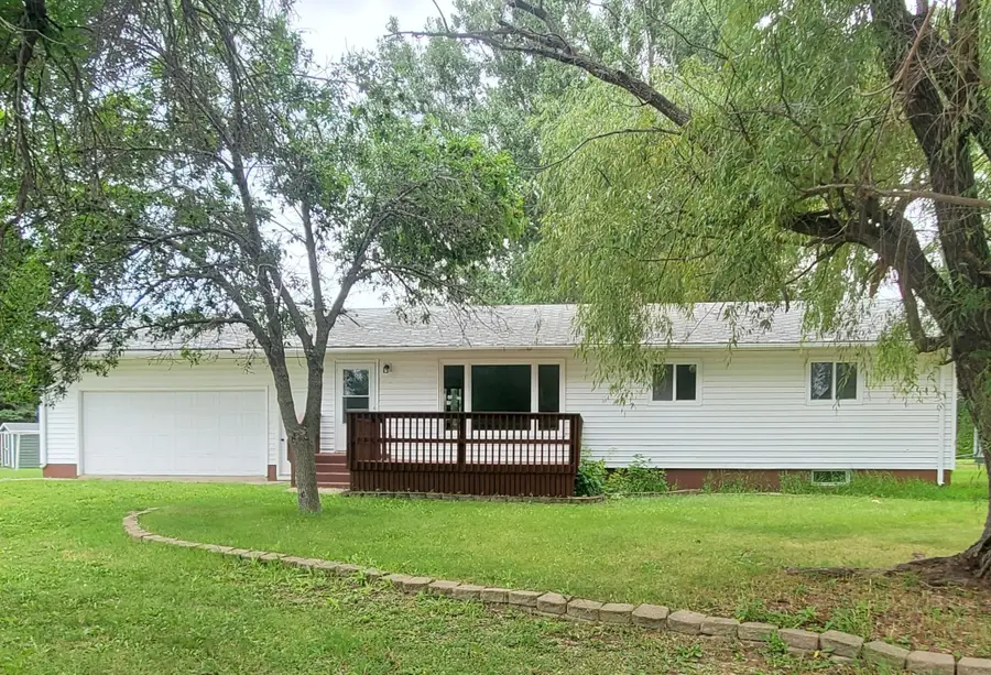 216 1st Street Se, Gwinner, ND 58040 - Image #2