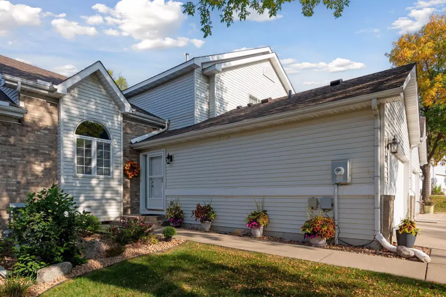 952 Kimberly Lane, Chanhassen, MN 55317 - #2