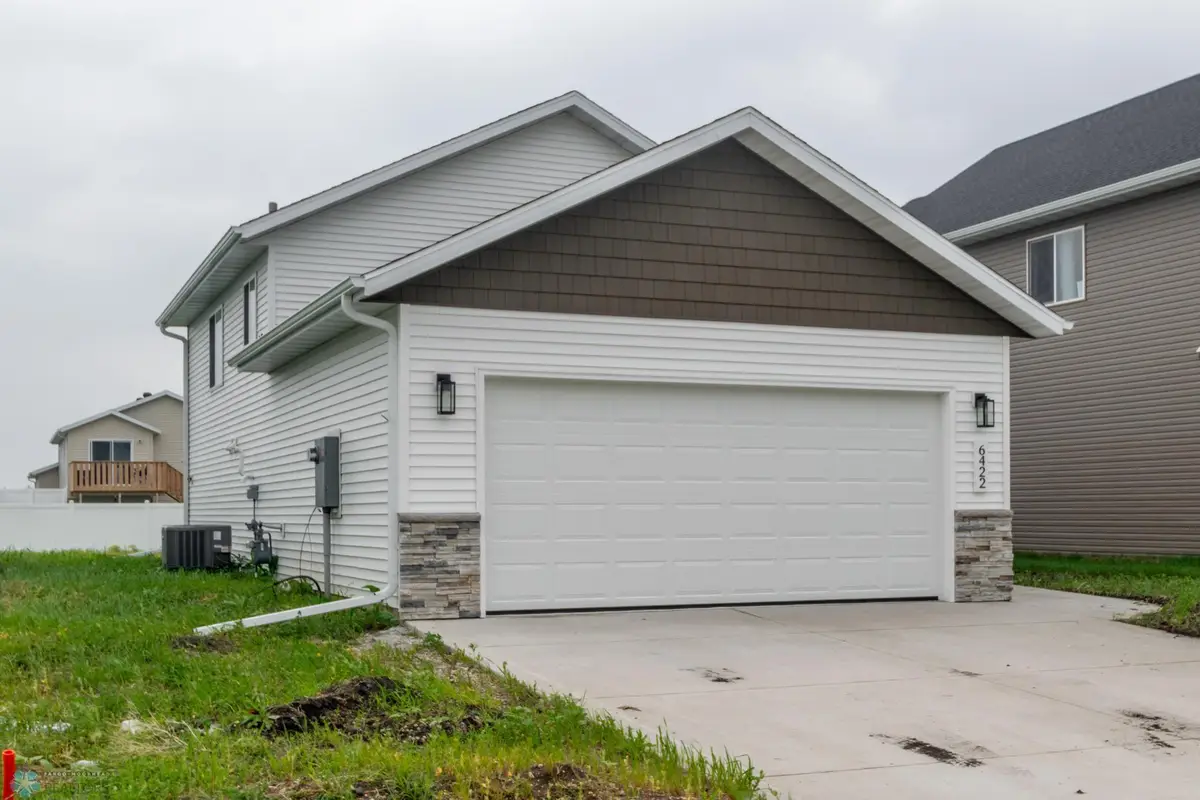 6422 82nd Avenue S, Horace, ND 58047 - Image #1