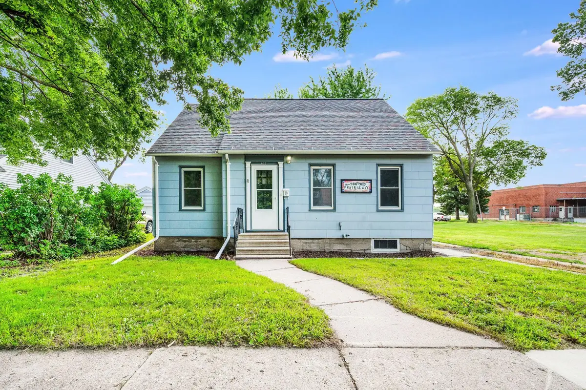 906 N Prairie Avenue, Fairmont, MN 56031 - Image #1