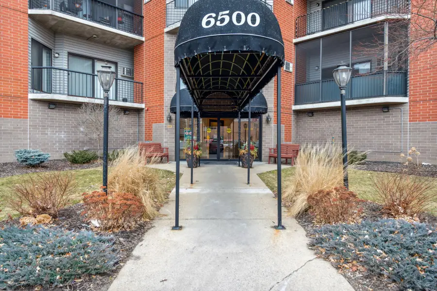 6500 Woodlake Drive #105, Richfield, MN 55423 - #2