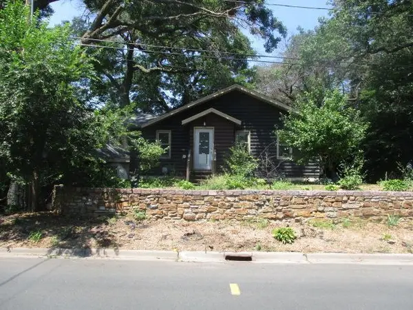 5261 Twin Lake Boulevard E, Minneapolis, MN 55429