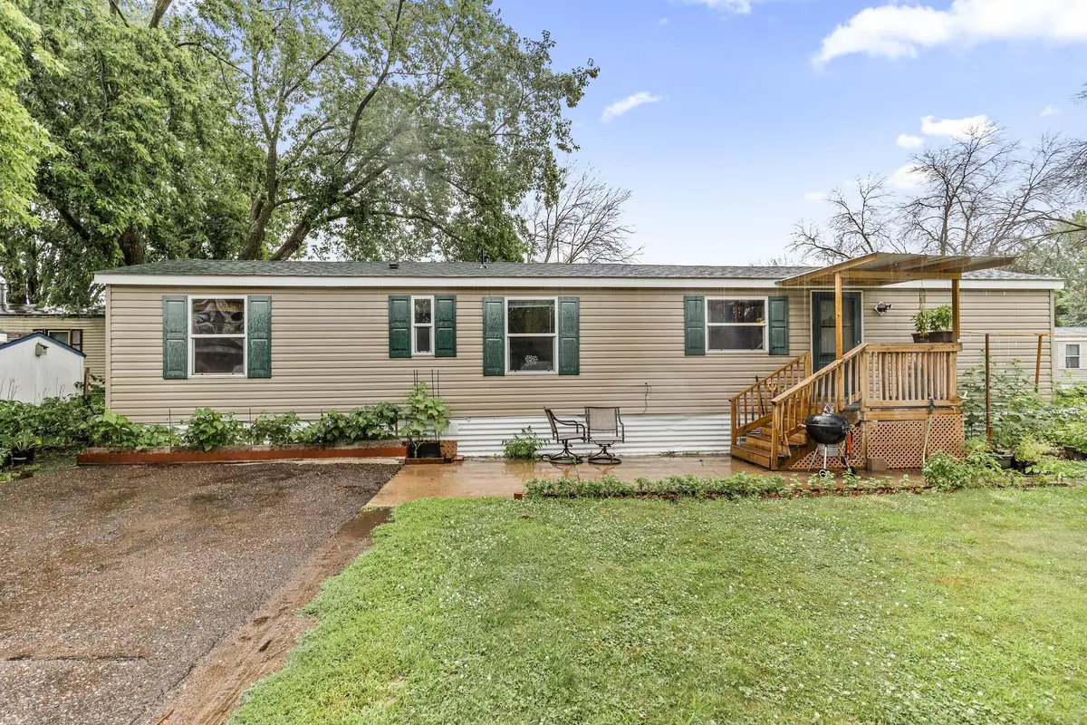 2401 Bison Dr, Maplewood, MN 55119 - #1