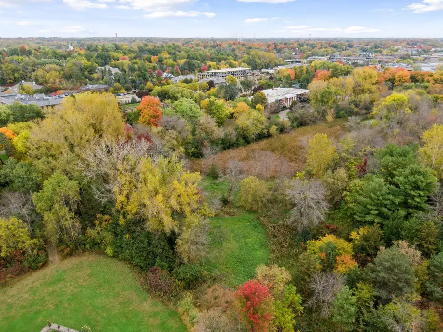 128 Peavey Lane, Wayzata, MN 55391 - Image #2