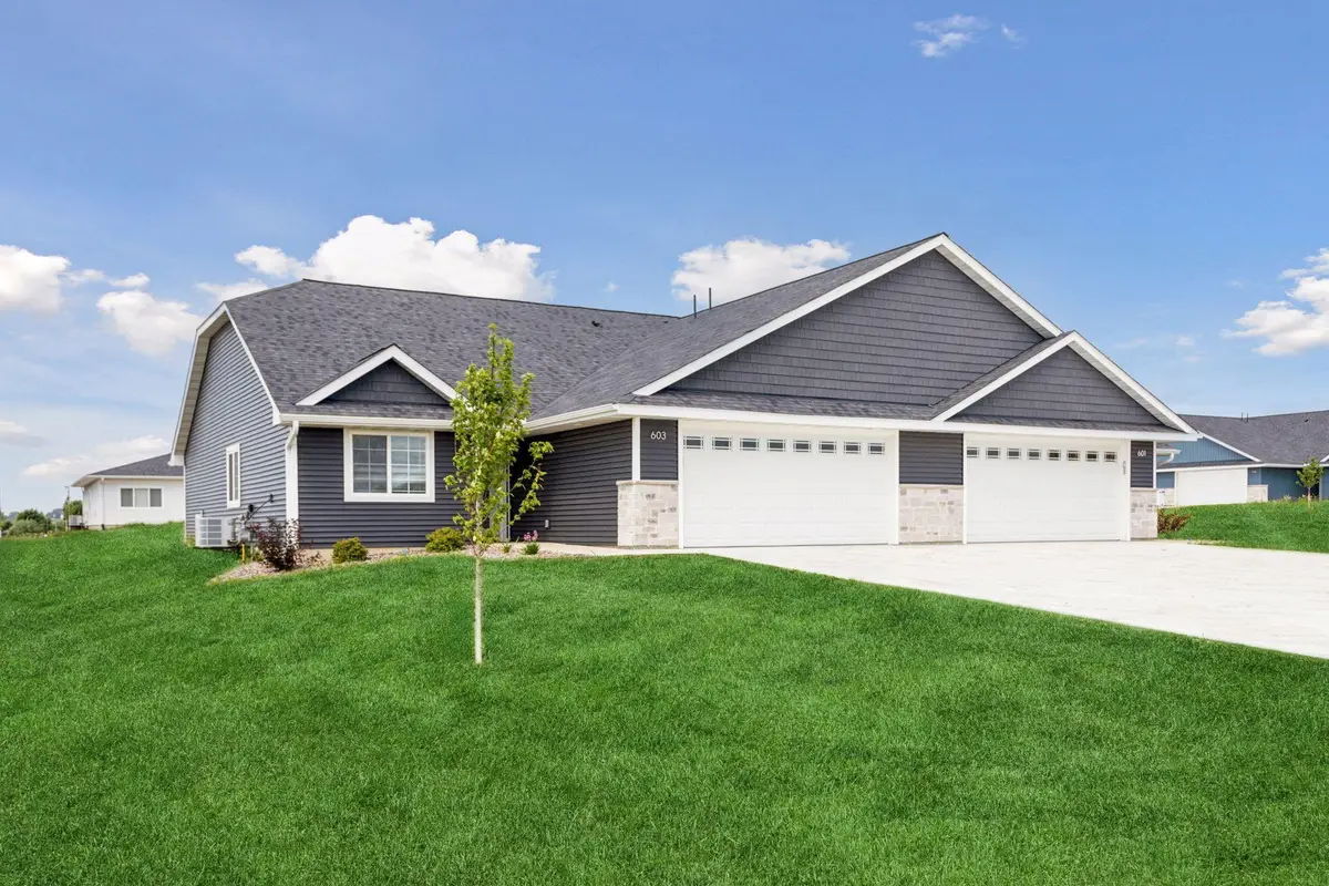 611 Field Point Street, Roberts, WI 54023 - Image #1