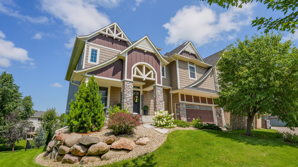 1295 Whistler Point Road, Woodbury, MN 55129