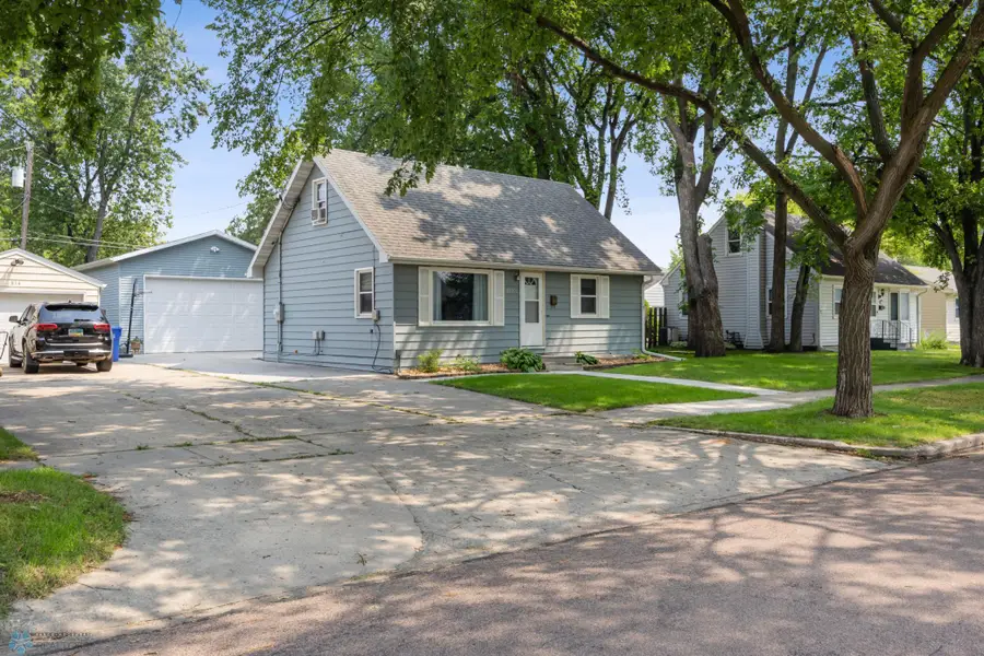 818 19th Street S, Fargo, ND 58103 - Image #2
