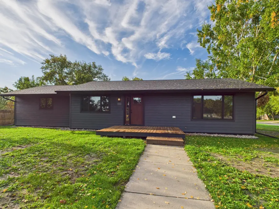 306 Elk Street Nw, Warroad, MN 56763 - #2