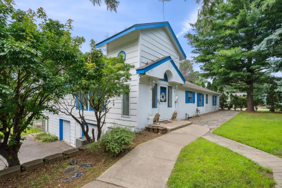 640 Highway 96 W, Saint Paul, MN 55126 - Image #2