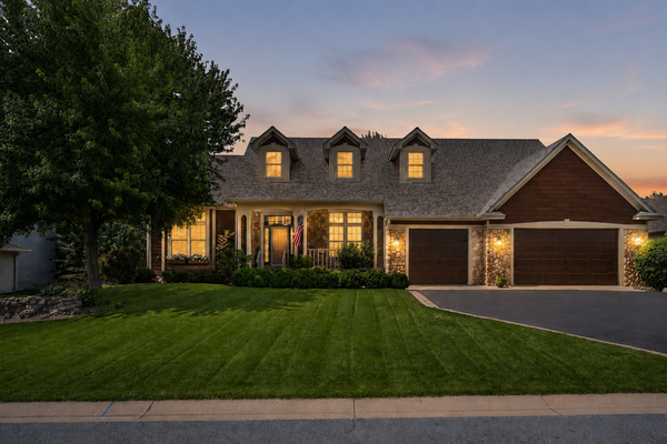 19081 Inndale Drive, Lakeville, MN 55044
