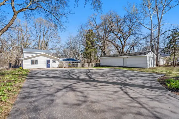1812 Oakview Lane N, Plymouth, MN 55441