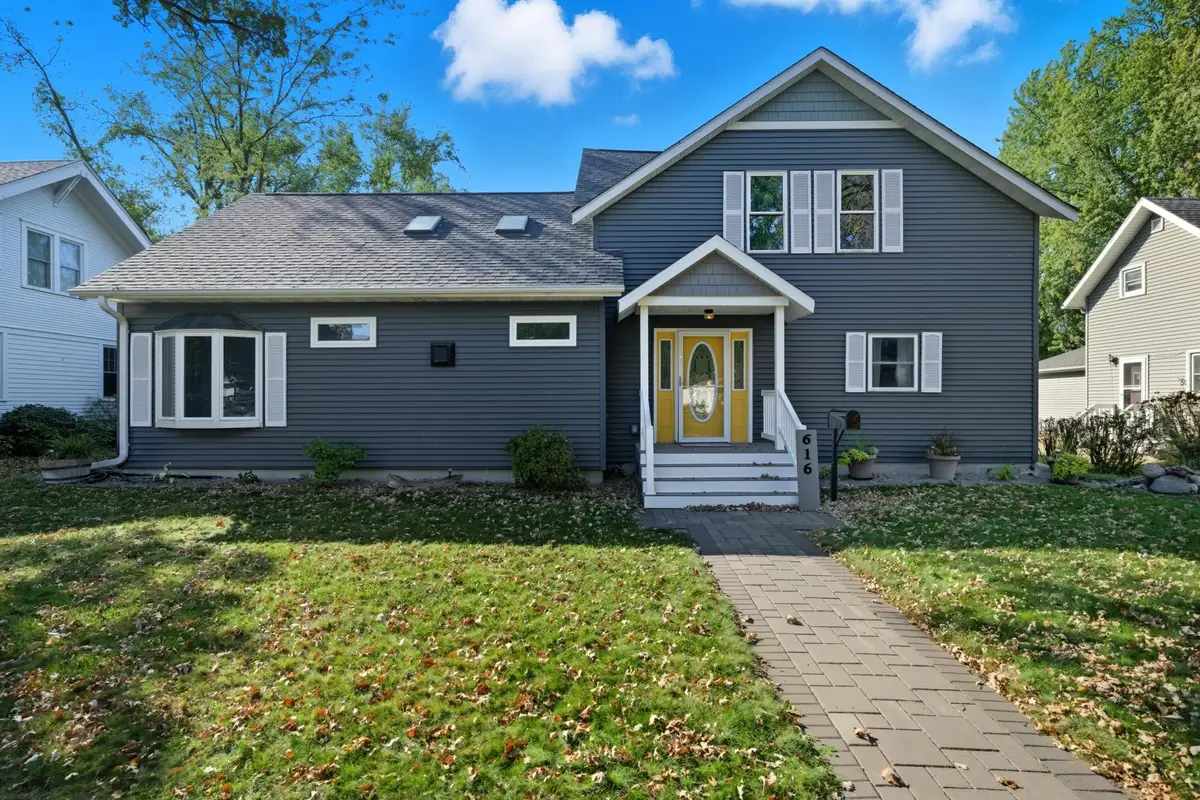 616 Brown Street Sw, Hutchinson, MN 55350 - #1