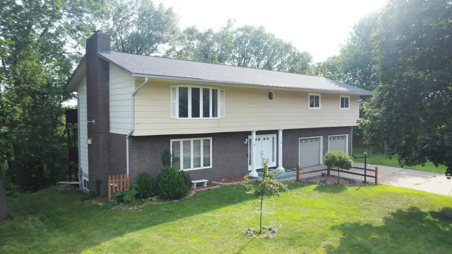 911 Radcliffe Avenue, Altoona, WI 54720 - Image #2