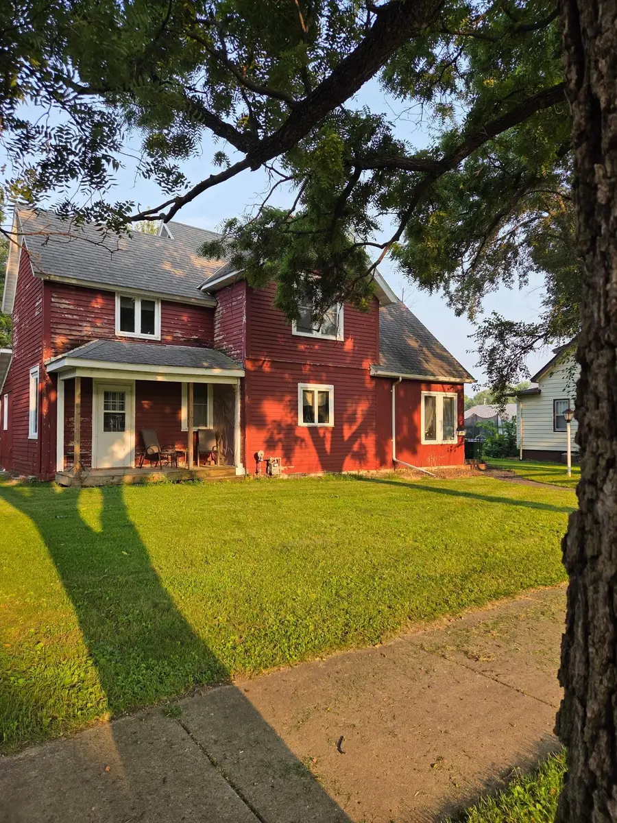 112 N Sverdrup Avenue, Jackson, MN 56143 - #2