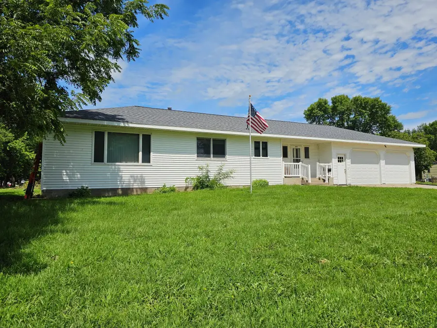 404 3rd Avenue S, Raymond, MN 56282 - Image #2