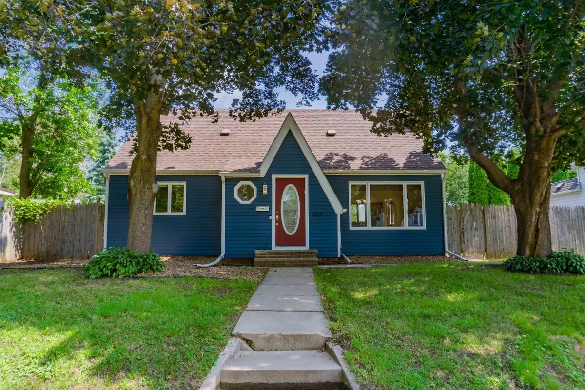 569 Glen Street Sw, Hutchinson, MN 55350 - Image #1