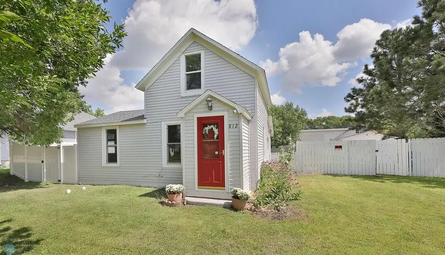 812 4th Street Se, Barnesville, MN 56514 - Image #2