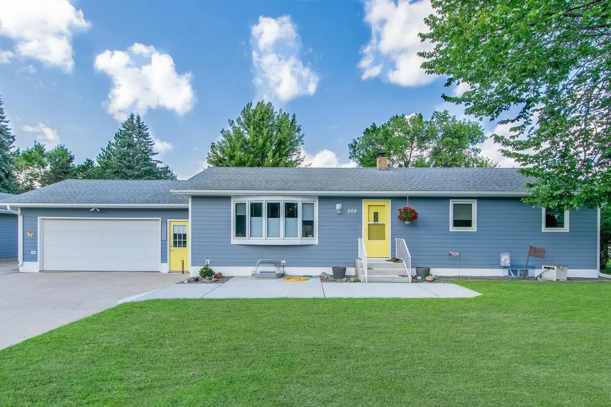 205 Prairie Avenue Ne, Staples, MN 56479 - Image #1