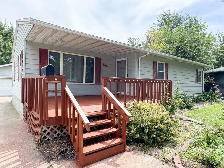 606 Morningside Drive, Worthington, MN 56187 - Image #2