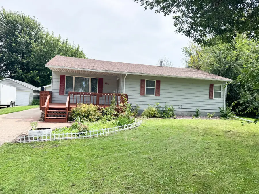 606 Morningside Drive, Worthington, MN 56187 - Image #3