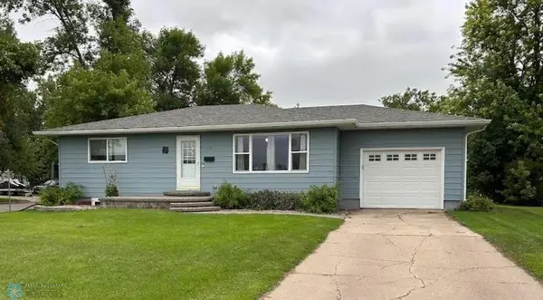 602 1st Avenue Se, Hillsboro, ND 58045