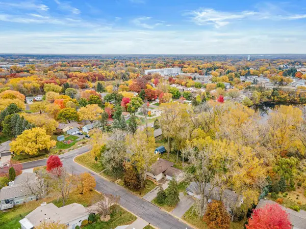 2442 Galtier Street, Roseville, MN 55113