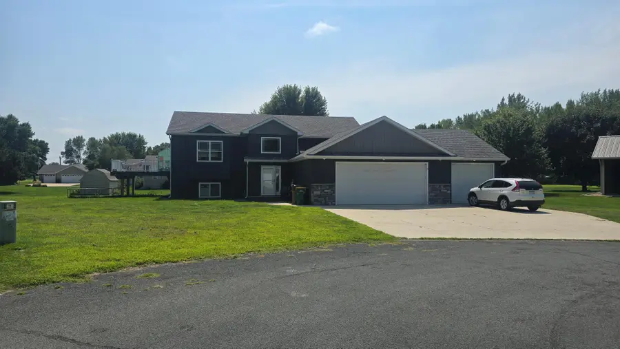 110 4th Place Sw, Geneva, MN 56035 - Image #2