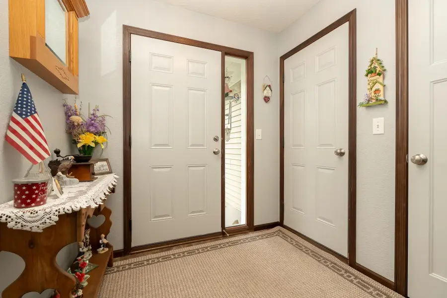 1106 Mulberry Avenue Ne, Montgomery, MN 56069 - #3