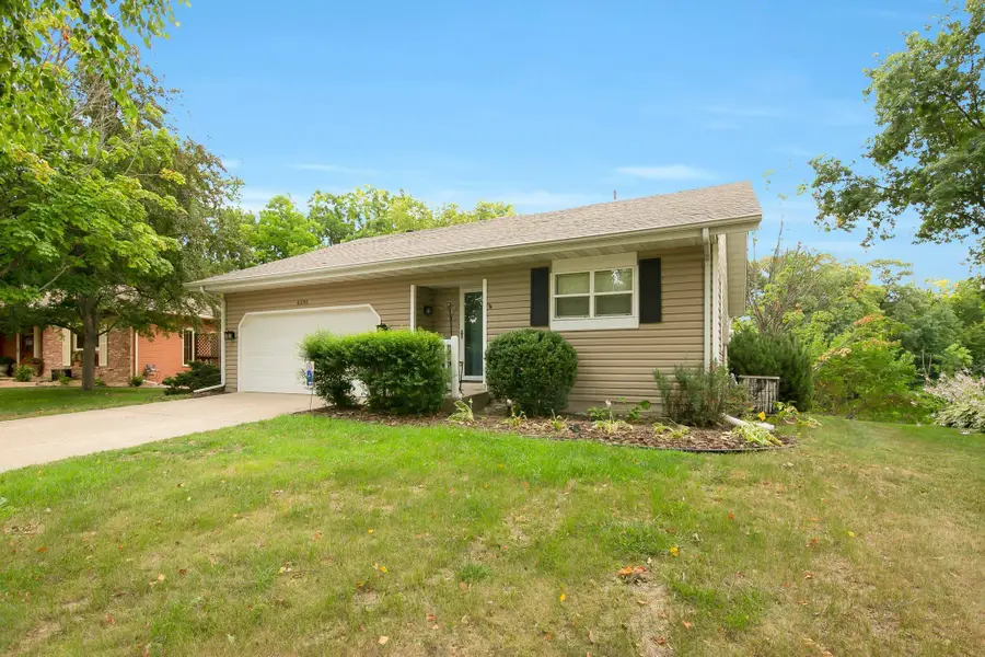 6281 Whispering Oaks Drive, Eden Prairie, MN 55346 - Image #2