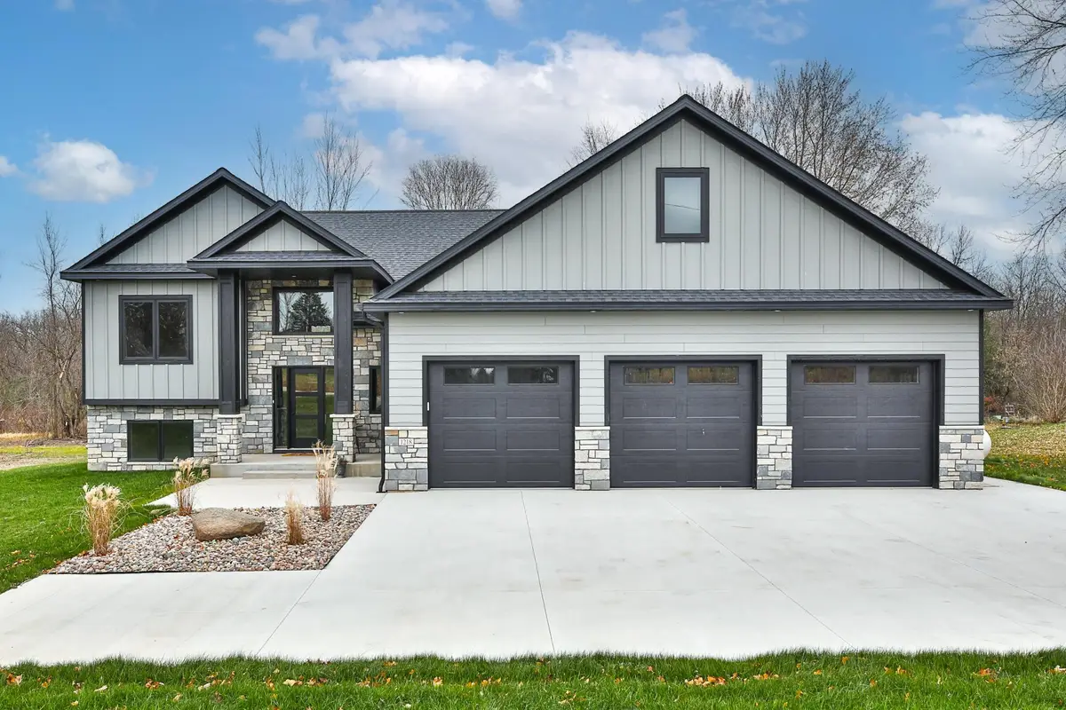 1218 Highway Street N, Dodge Center, MN 55927 - Image #1