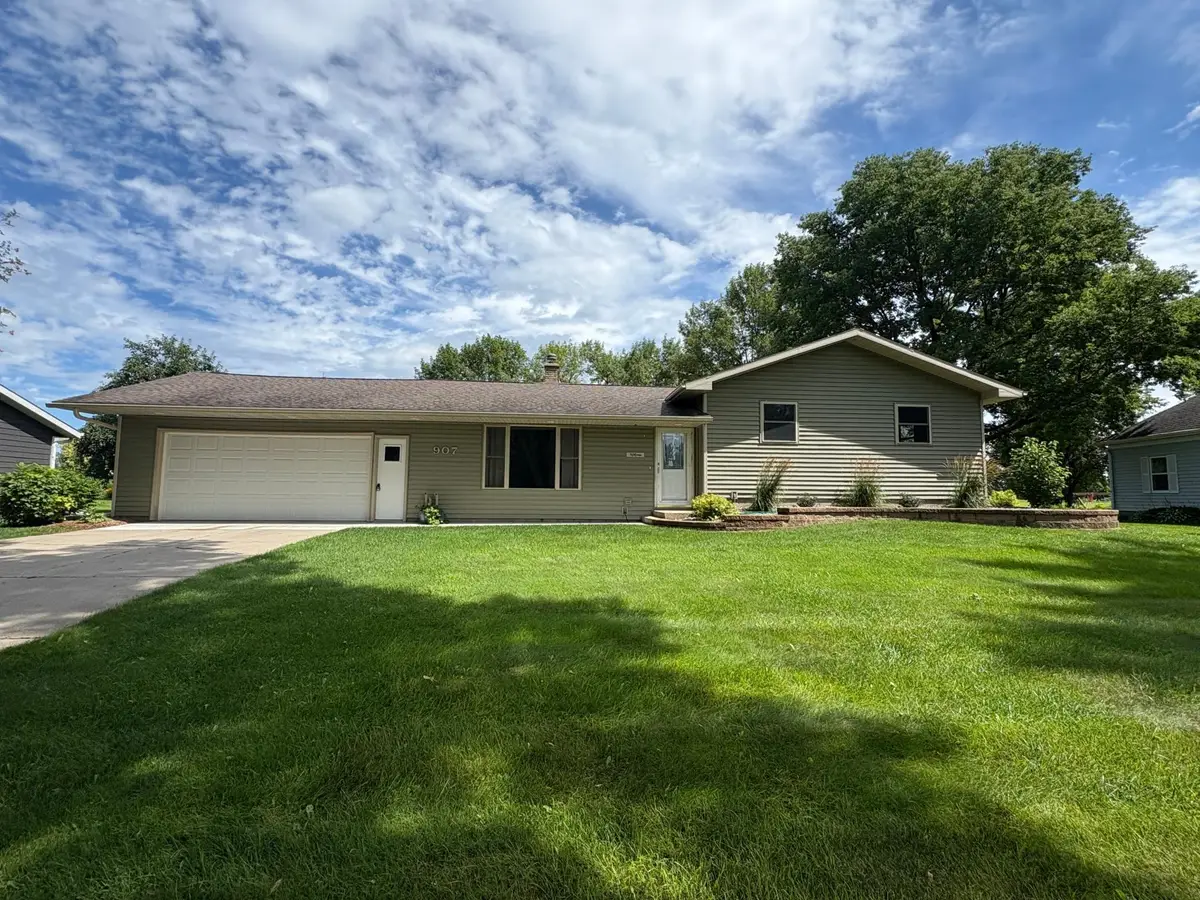 907 10th Street S, Benson, MN 56215 - Image #1