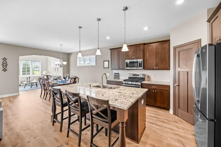 1045 Roselyn Drive, Victoria, MN 55386 - Image #3