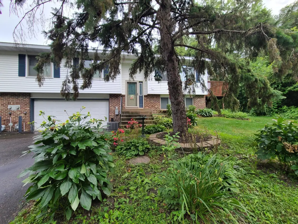 9896 Clover Leaf Parkway Ne, Blaine, MN 55434 - Image #1