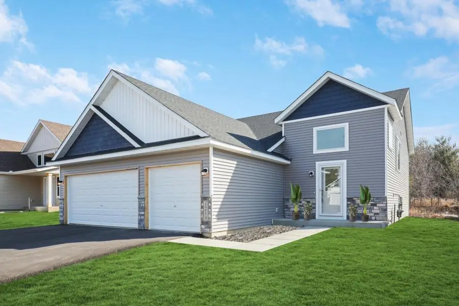 2110 Goldenray Drive Ne, Faribault, MN 55021 - Image #1