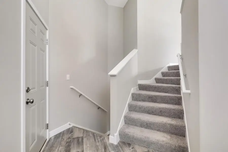 2110 Goldenray Drive Ne, Faribault, MN 55021 - Image #2