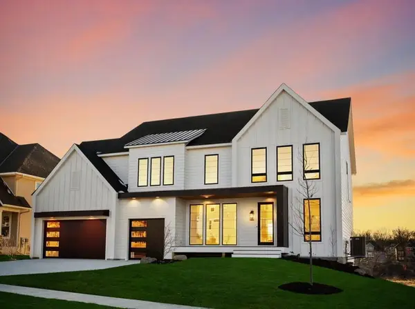 25560 Smithtown Road, Excelsior, MN 55347