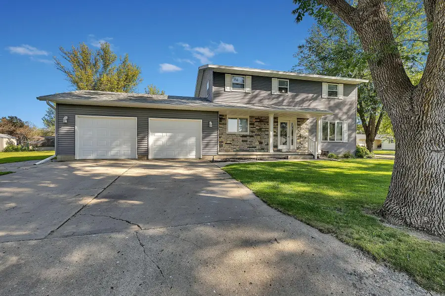 706 7th Avenue Nw, Clara City, MN 56222 - #2