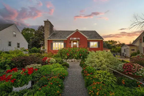 1124 8th Avenue Sw, Faribault, MN 55021