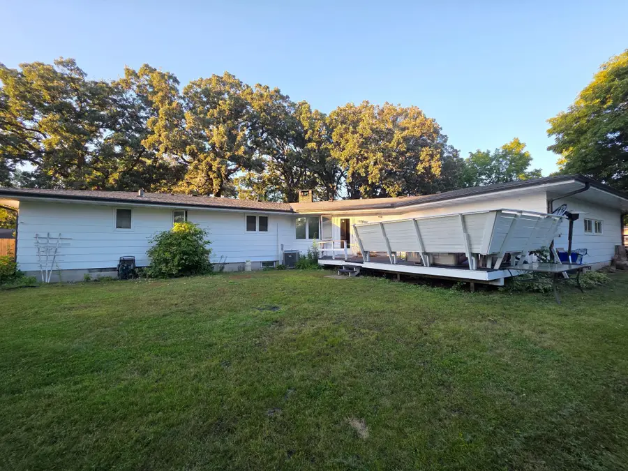 1020 Roberts Road Sw, Hutchinson, MN 55350 - Image #2