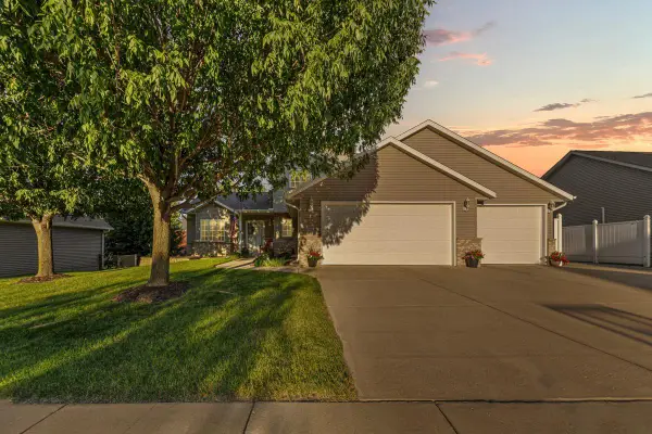 1205 Amber Lane, Faribault, MN 55021