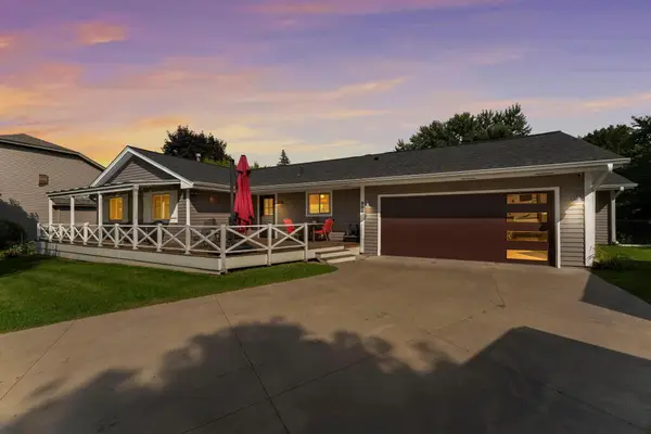 984 Boardwalk Court, Shoreview, MN 55126