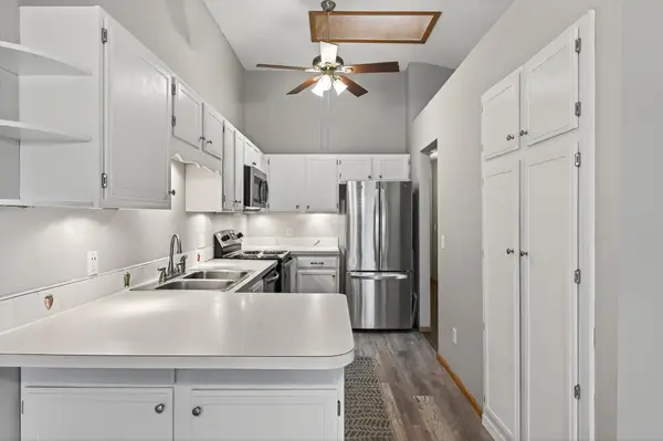 7275 Pontiac Circle, Chanhassen, MN 55317