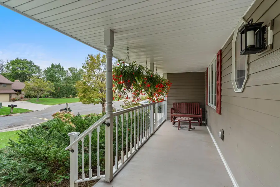 2360 Apache Court, Mendota Heights, MN 55120 - Image #3