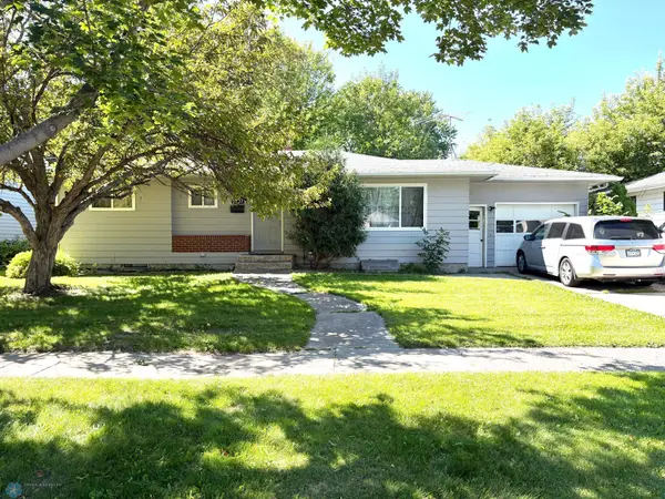 1107 17th Street S, Moorhead, MN 56560