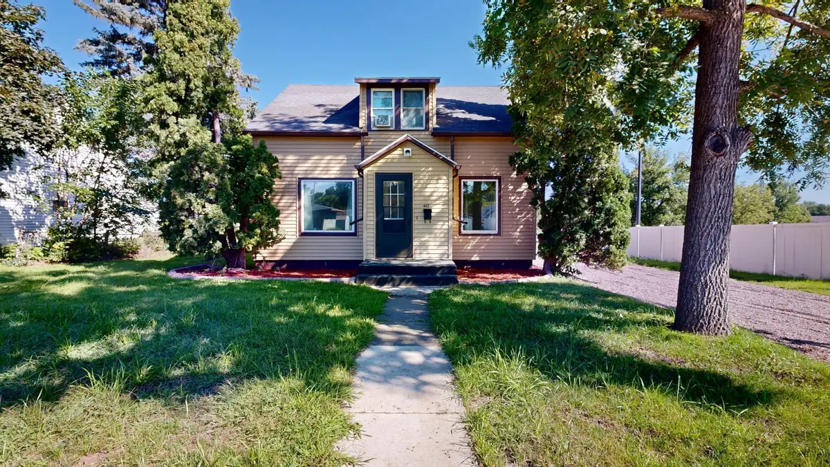 447 E Schlieman Avenue, Appleton, MN 56208 - #1