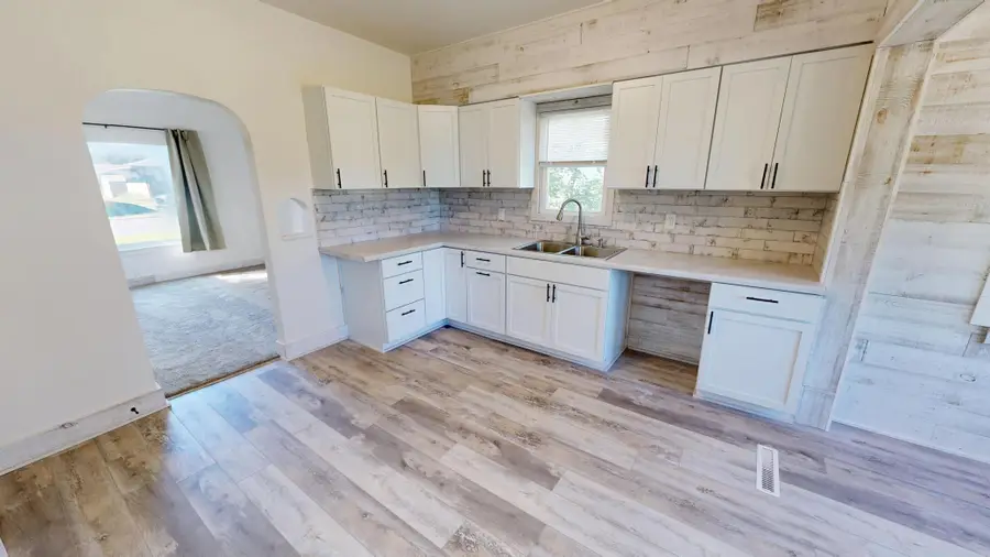 447 E Schlieman Avenue, Appleton, MN 56208 - #3