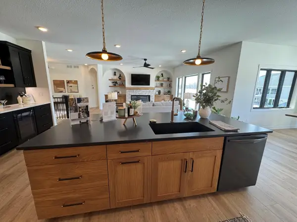 702 Summer Avenue Se, New Prague, MN 56071