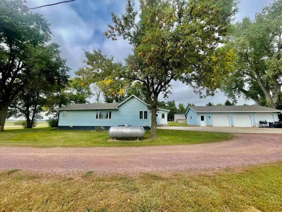 32540 Paul Avenue, Worthington, MN 56187 - Image #2