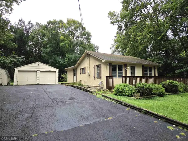 25 Woodlawn Avenue, Excelsior, MN 55331