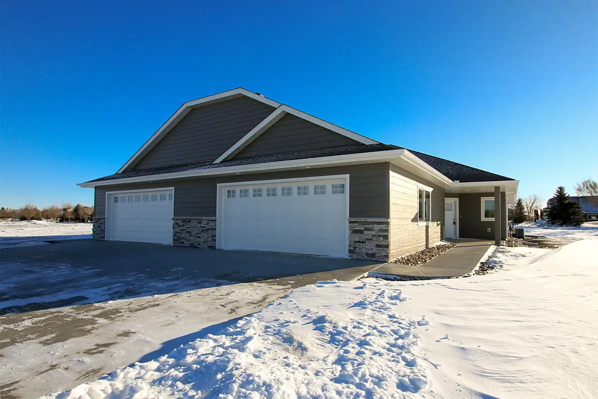 254 Eau Claire Avenue Se, Hutchinson, MN 55350 - Image #1